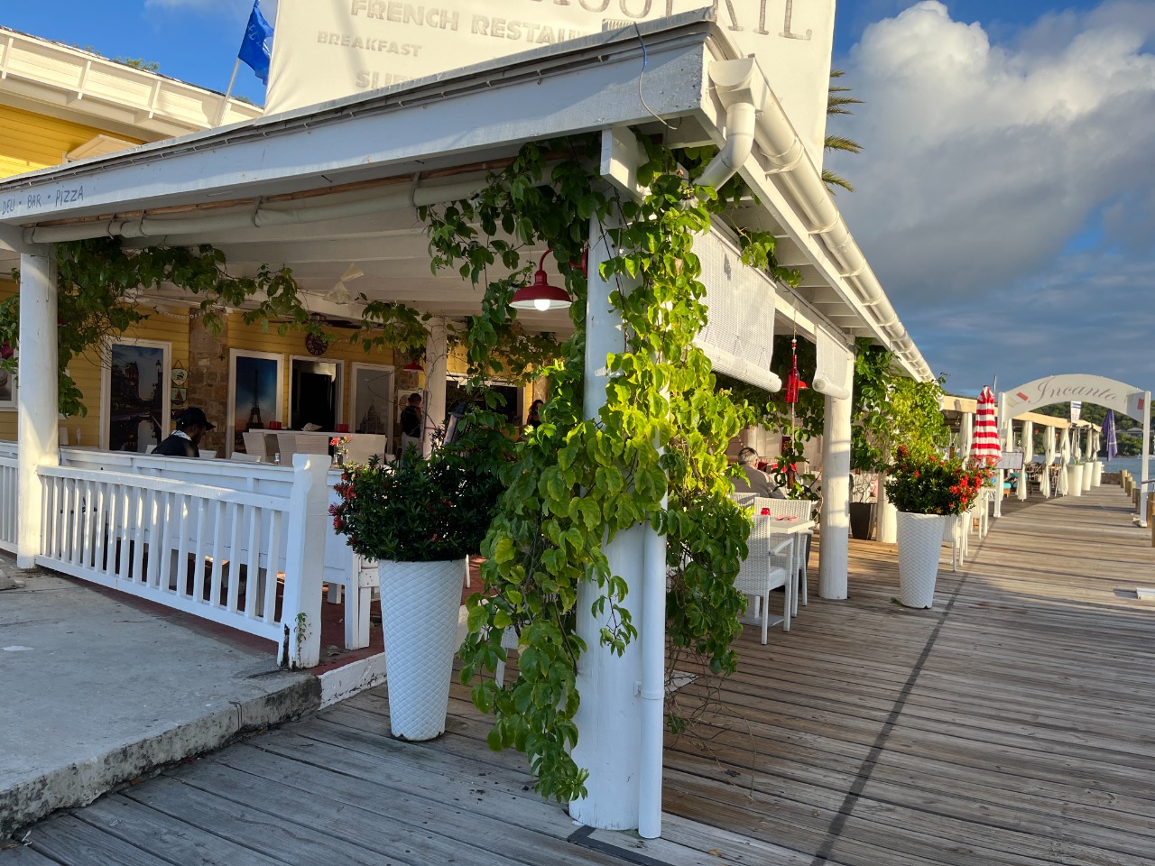la-brasserie-d-antigua-english-harbour-discover-antigua-barbuda