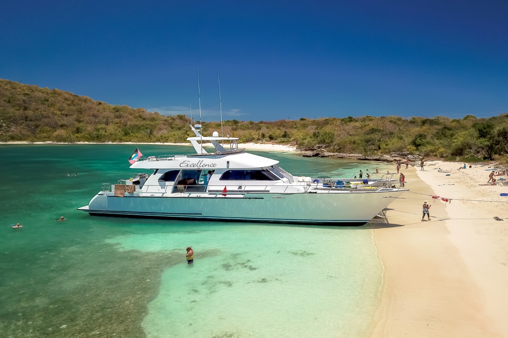 catamaran guadeloupe antigua